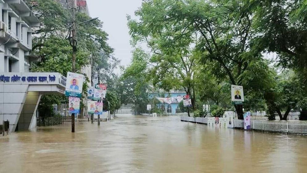 সিলেটে বন্যায় পানিবন্দি সাড়ে ১২ লাখ মানুষ