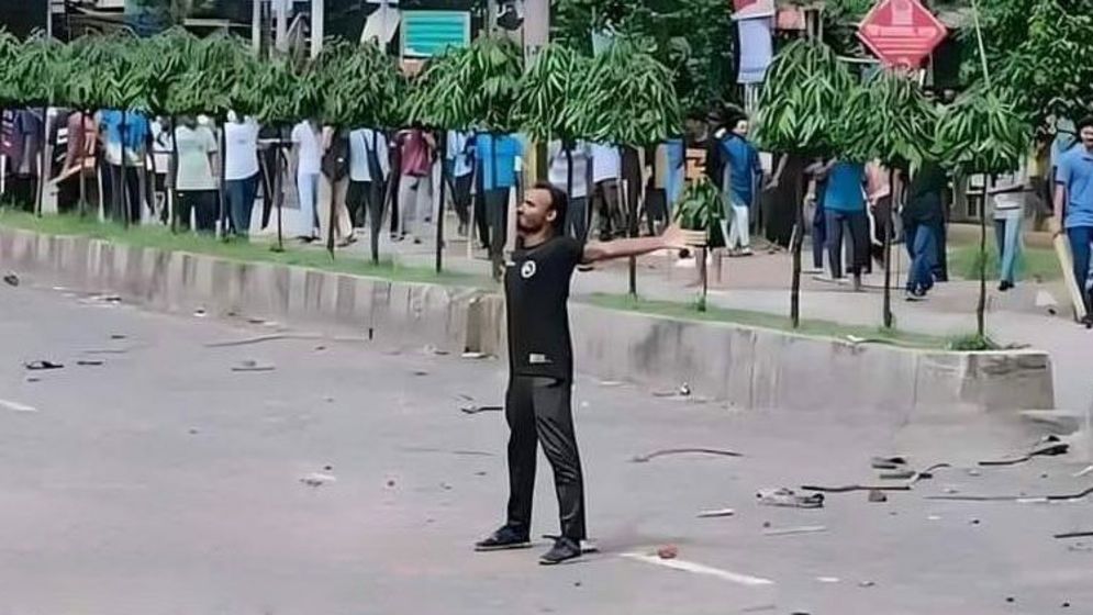প্রধানমন্ত্রীর সঙ্গে দেখা করতে ঢাকায় আবু সাঈদের পরিবার