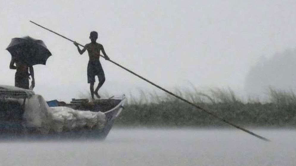 ঢাকাসহ দেশের ১০ অঞ্চলে ঝড়ের আভাস