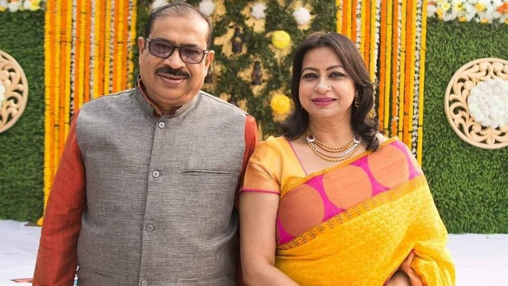 বন খেয়ে স্ত্রীকে নিয়ে কানাডায় মোশাররফ