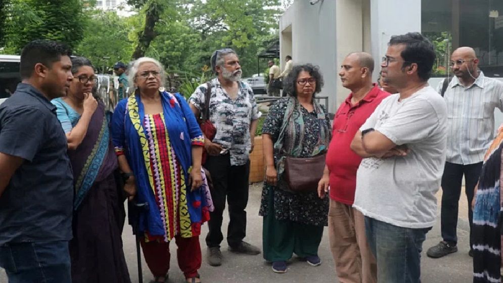 তিন সমন্বয়কের খোঁজে ডিবি কার্যালয়ে ১২ শিক্ষক