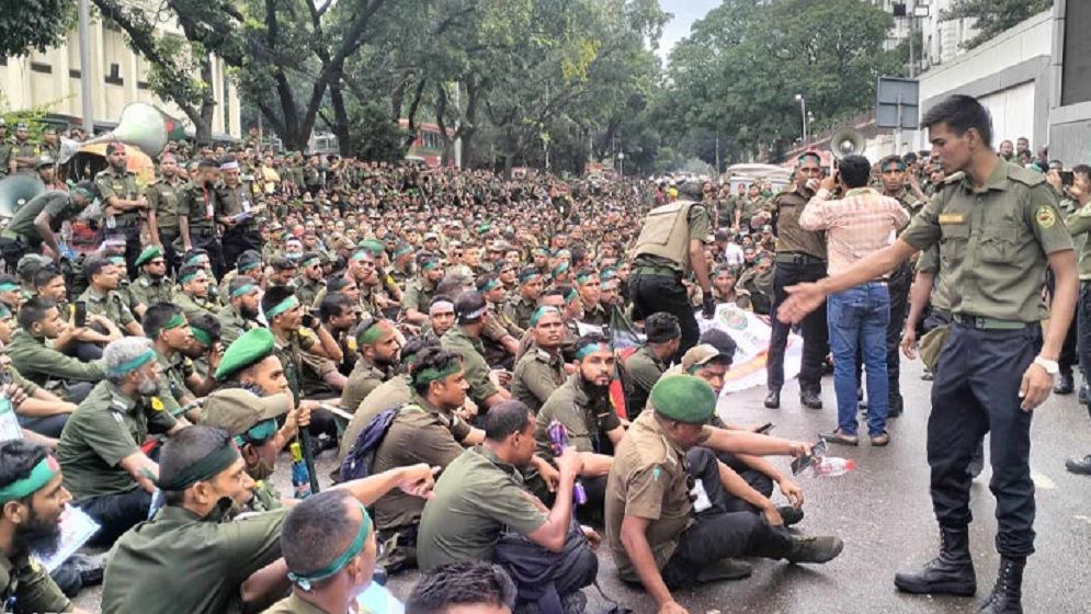 চার হাজার আনসার সদস্যের বিরুদ্ধে পল্টন থানায় মামলা