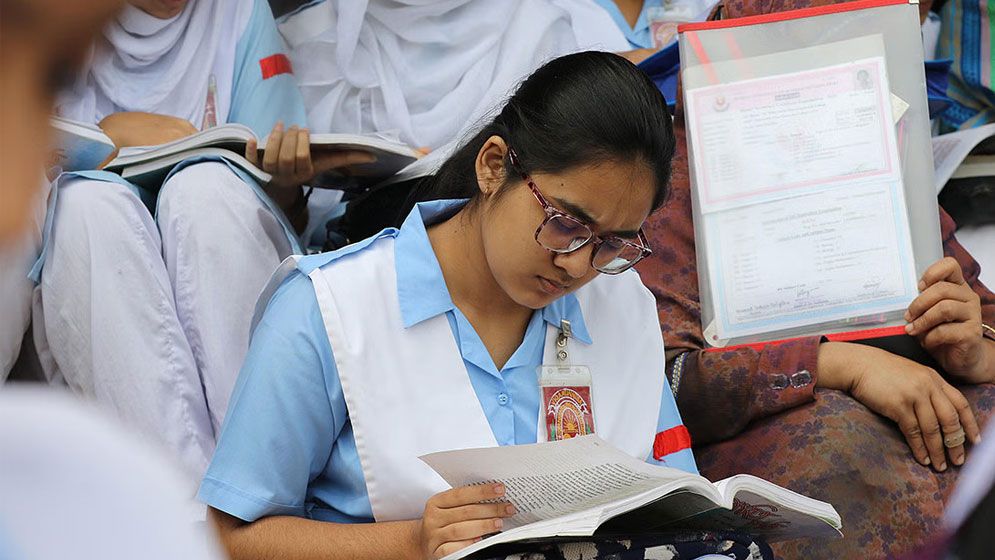 এইচএসসির স্থগিত হওয়া বাকি বিষয়গুলোর পরীক্ষা অর্ধেক প্রশ্নোত্তরে