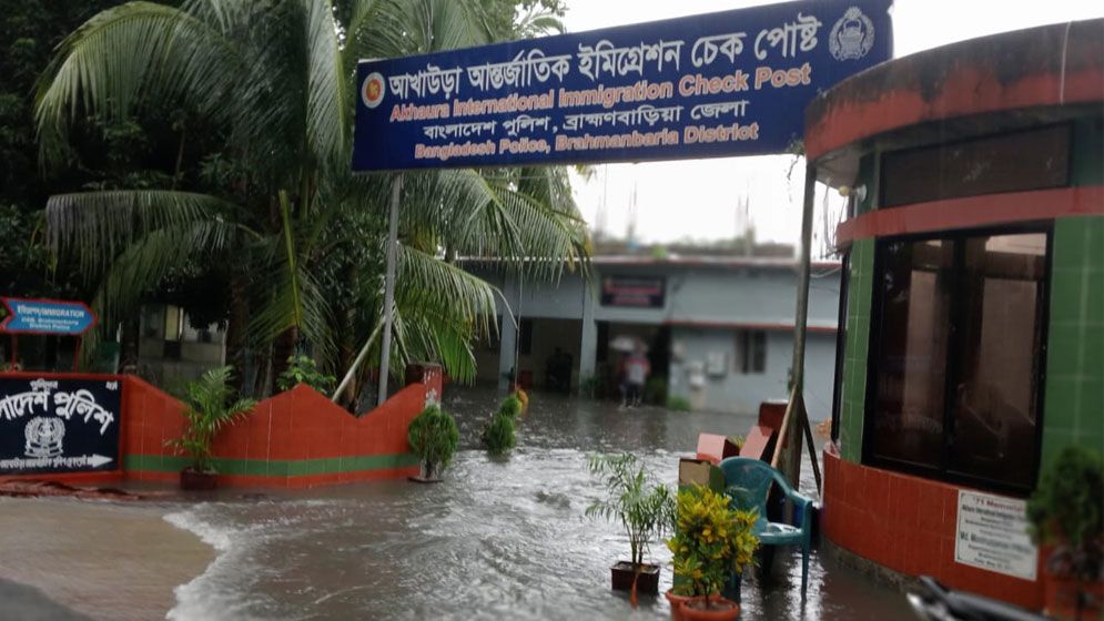 তলিয়ে গেছে আখাউড়া স্থলবন্দর, ভেঙে গেছে সেতু