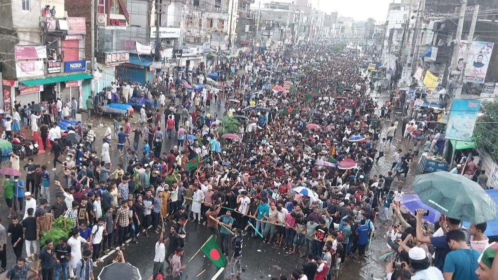 নোয়াখালীতে বিক্ষোভ মিছিলে ছাত্র-জনতার ঢল