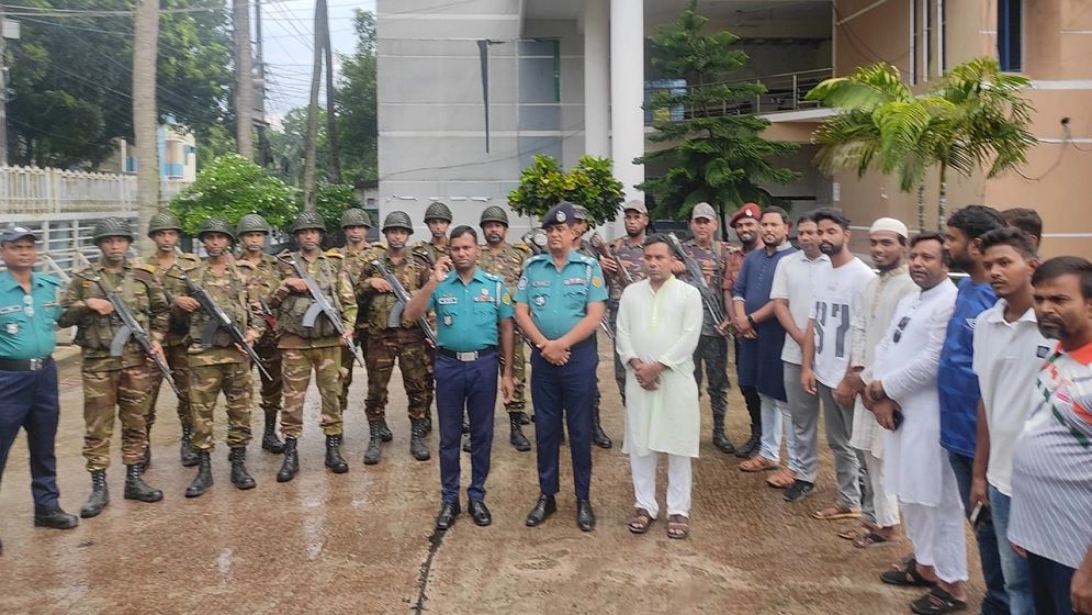দায়িত্ব পালনে থানায় ফিরতে শুরু করেছে পুলিশ