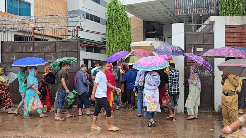 আশুলিয়ায় অধিকাংশ কারখানার পরিস্থিতি স্বাভাবিক