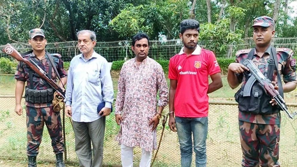 ভারতে পালানোর সময় সাবেক এমপি ফজলে করিম চৌধুরী আটক