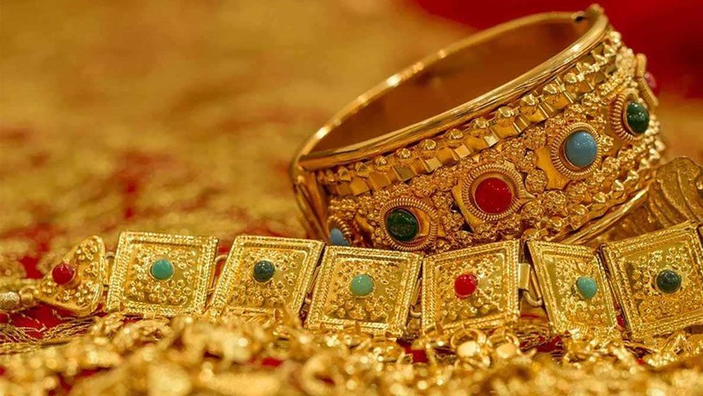 চার দফা বাড়ার পর দেশের বাজারে কমল সোনার দাম