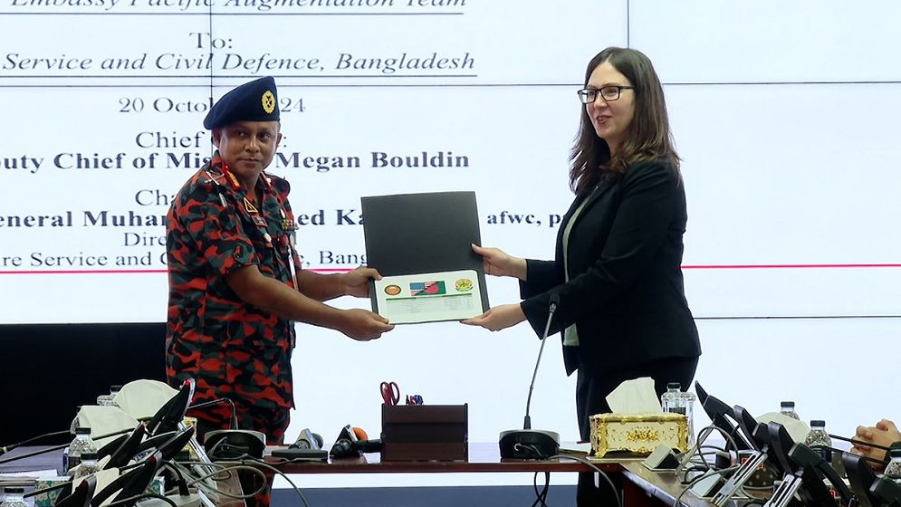 ফায়ার সার্ভিসকে বন্যাকালীন উদ্ধার সরঞ্জাম প্রদান করলো যুক্তরাষ্ট্র