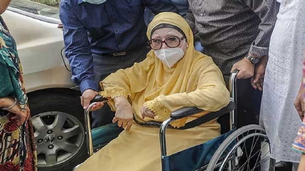 যুক্তরাজ্যে যেতে খালেদা জিয়াকে ভিসা সহায়তা দেবে সরকার