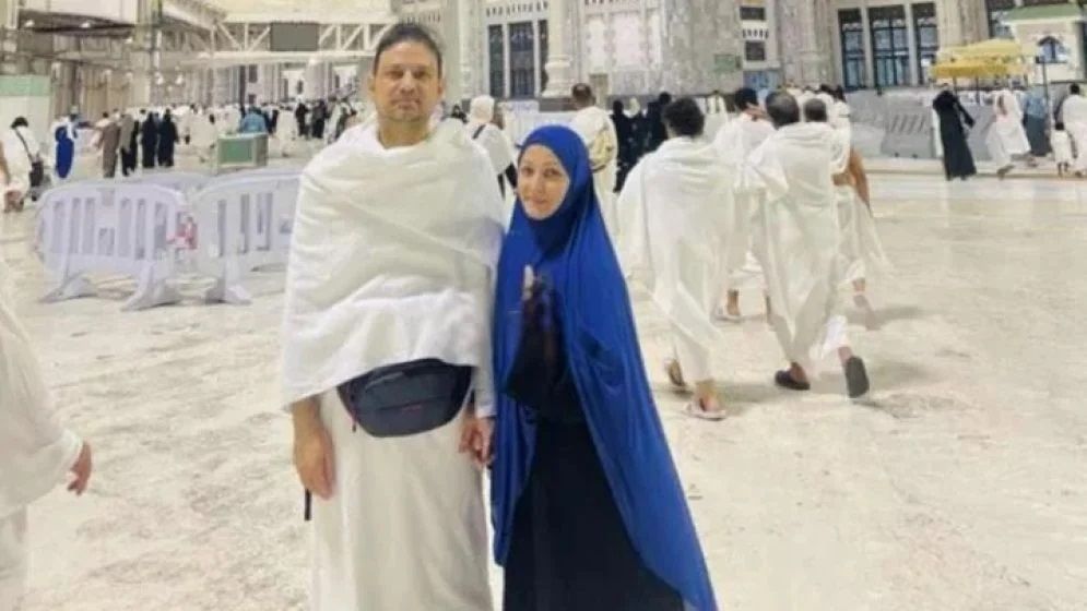 হানিমুনে না গিয়ে ওমরাহ পালনে গেলেন সুজানা