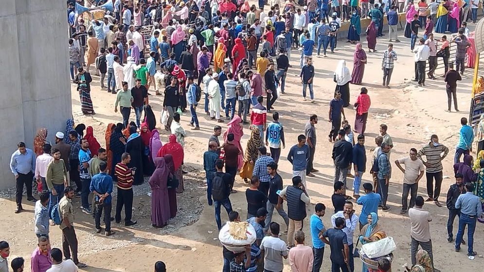 চার বছর আগে বন্ধ হওয়া গার্মেন্টস শ্রমিকদের মহাসড়কে বিক্ষোভ