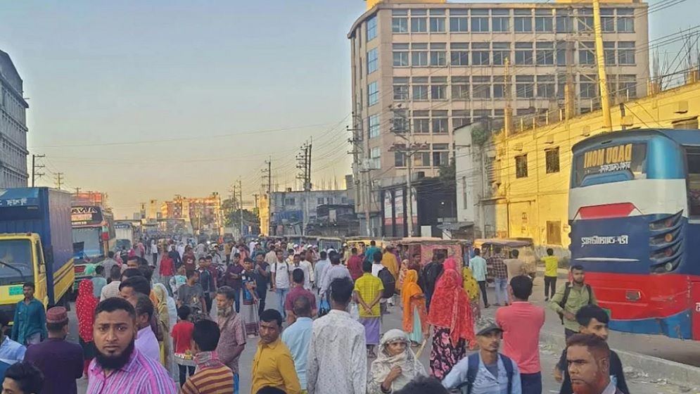 ৫৩ ঘণ্টা পর মহাসড়ক ছাড়লেন পোশাক শ্রমিকরা