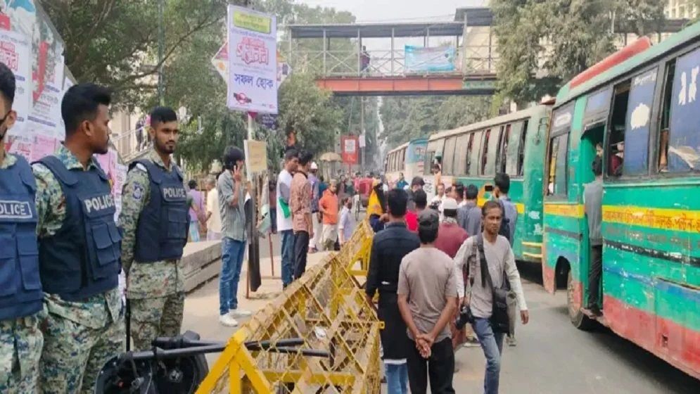 লাখ টাকা ঋণের প্রলোভনে শাহবাগে এত লোক কীভাবে এলো, নেপথ্যে কারা?