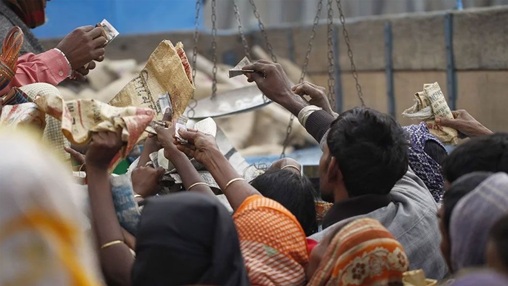 ১ জানুয়ারি থেকে স্মার্ট কার্ডেই মিলবে টিসিবির পণ্য