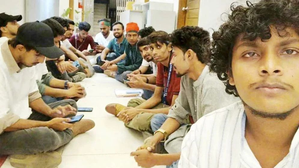সচিবালয়ে অনশনে তিতুমীরের ১৪ শিক্ষার্থী
