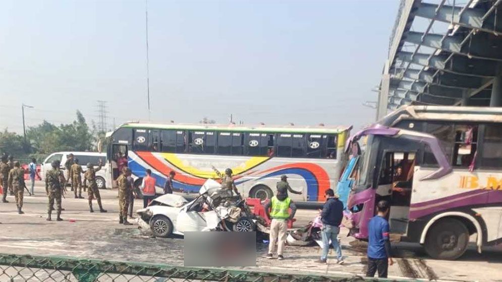 ঢাকা-মাওয়া এক্সপ্রেসওয়েতে সড়ক দুর্ঘটনায় নিহত ৫