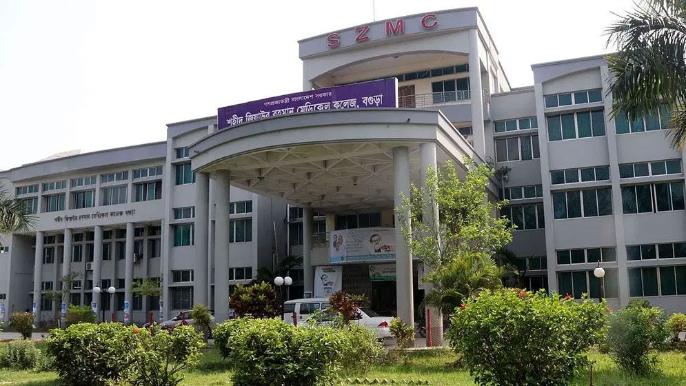 বগুড়ায় ট্রাকচাপায় প্রাণ গেল বাবা-মেয়েসহ ৩ জনের