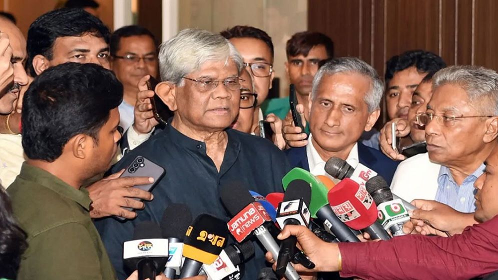 ভারতের সঙ্গে রাজনৈতিক টানাপোড়েনে বাণিজ্যিক বা অর্থনৈতিক সম্পর্কে প্রভাব পড়বে না: অর্থ উপদেষ্টা