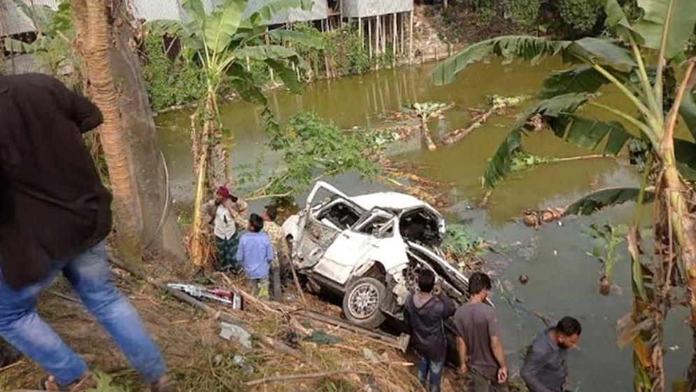 ফরিদপুরে পাত্রী দেখতে যাওয়ার পথে একই পরিবারের ৫ জন নিহত