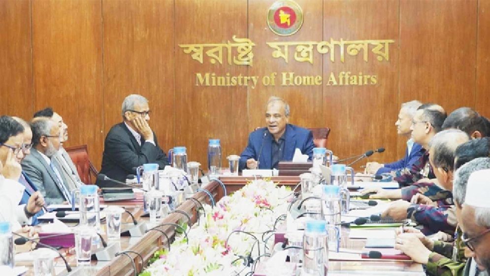 আওয়ামী লীগের আমলে ভারতের সঙ্গে হওয়া অসম চুক্তি নিয়ে আলোচনা হবে : স্বরাষ্ট্র উপদেষ্টা