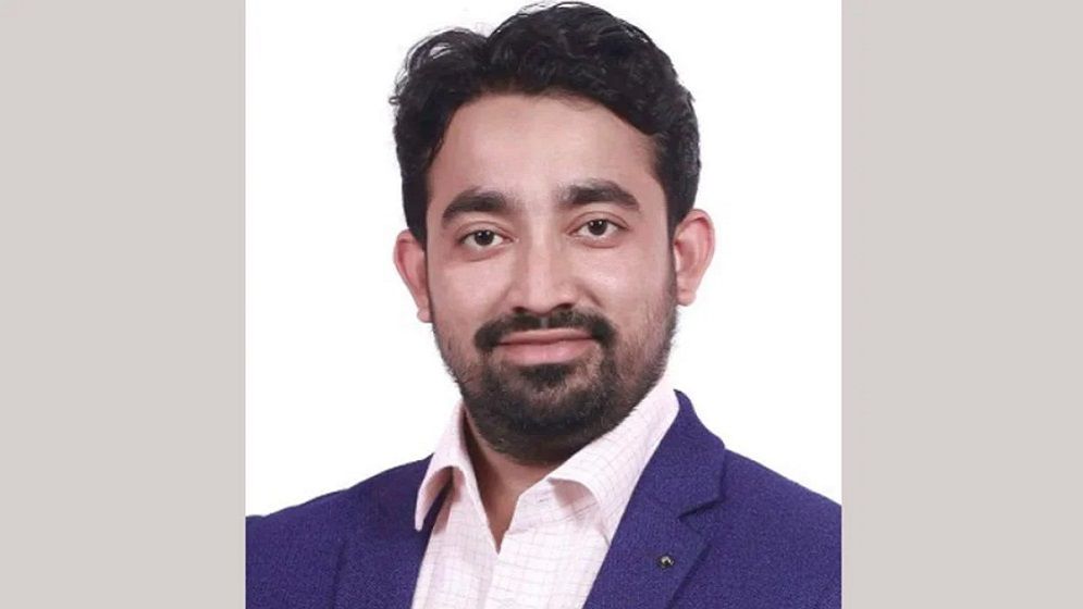 দেশে ফিরেই স্বেচ্ছাসেবক লীগ নেতা গ্রেফতার