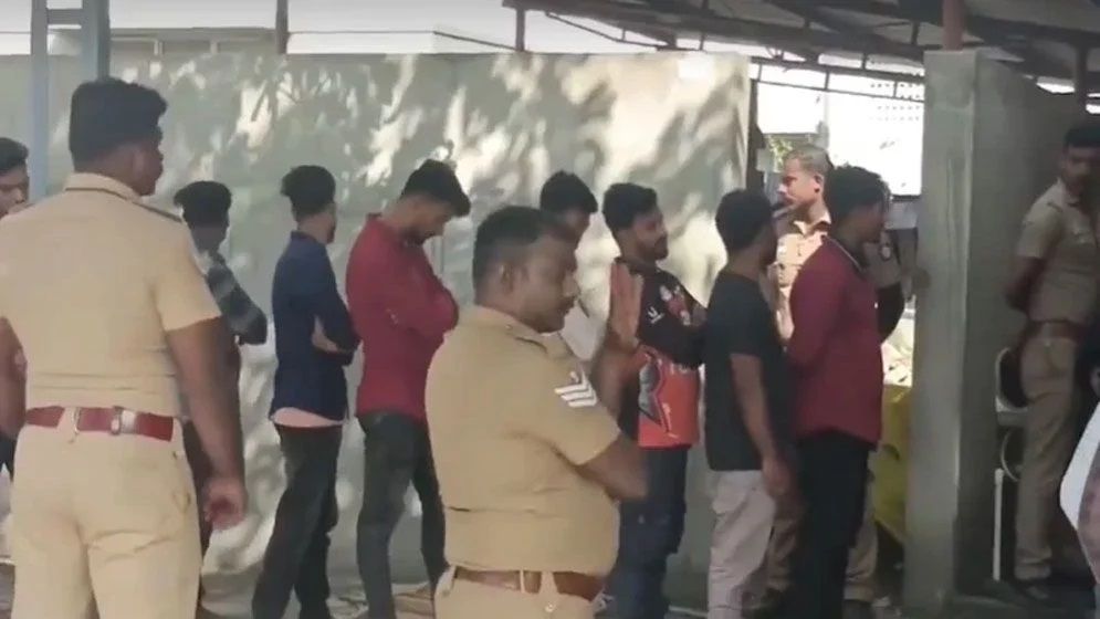 ভারতে পৃথক অভিযানে ৫৭ বাংলাদেশি গ্রেপ্তার