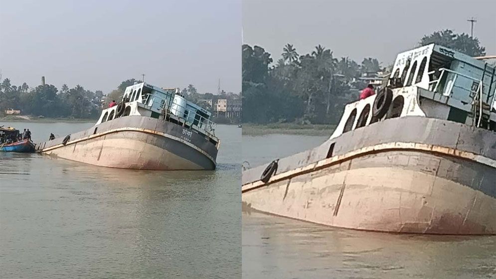 পশ্চিমবঙ্গের গঙ্গা নদীতে ডুবল বাংলাদেশি জাহাজ
