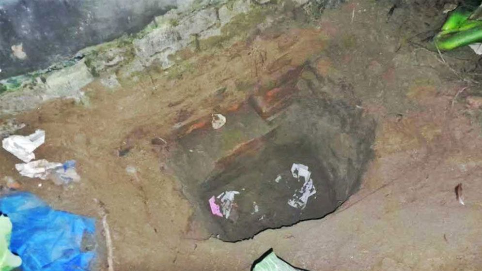 লালমনিরহাটে সুরঙ্গ করে সোনালী ব্যাংকে চুরির চেষ্টা, এলাকাজুড়ে আতঙ্ক