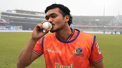 ৭ উইকেট নিয়ে ইতিহাস গড়লেন তাসকিন