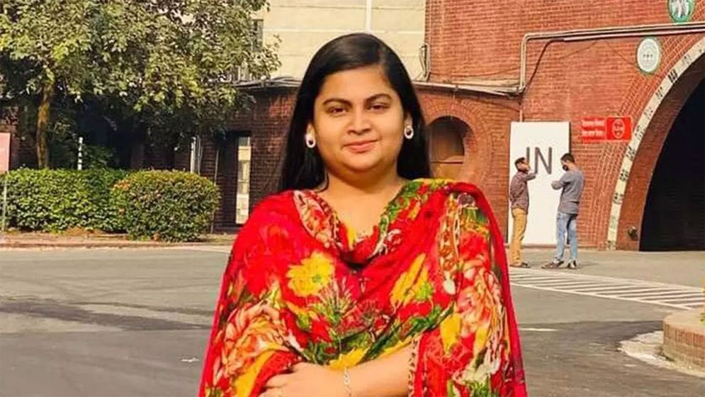 ভারতে পালানোর সময় ভাইসহ ইডেন কলেজ ছাত্রলীগ নেত্রী সুস্মিতা গ্রেফতার