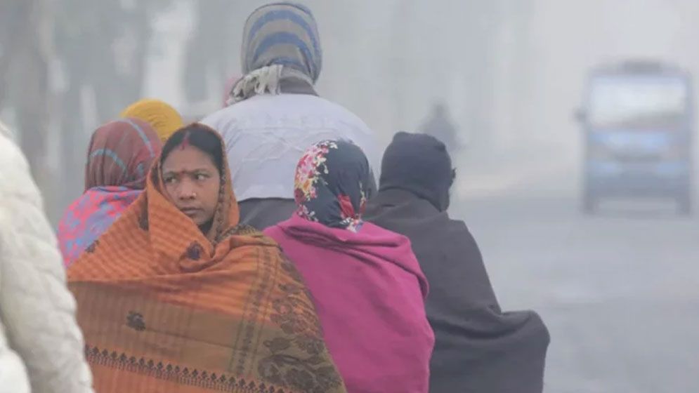 ঘন কুয়াশা আর হিমেল বাতাসে কাহিল পঞ্চগড়ের মানুষ