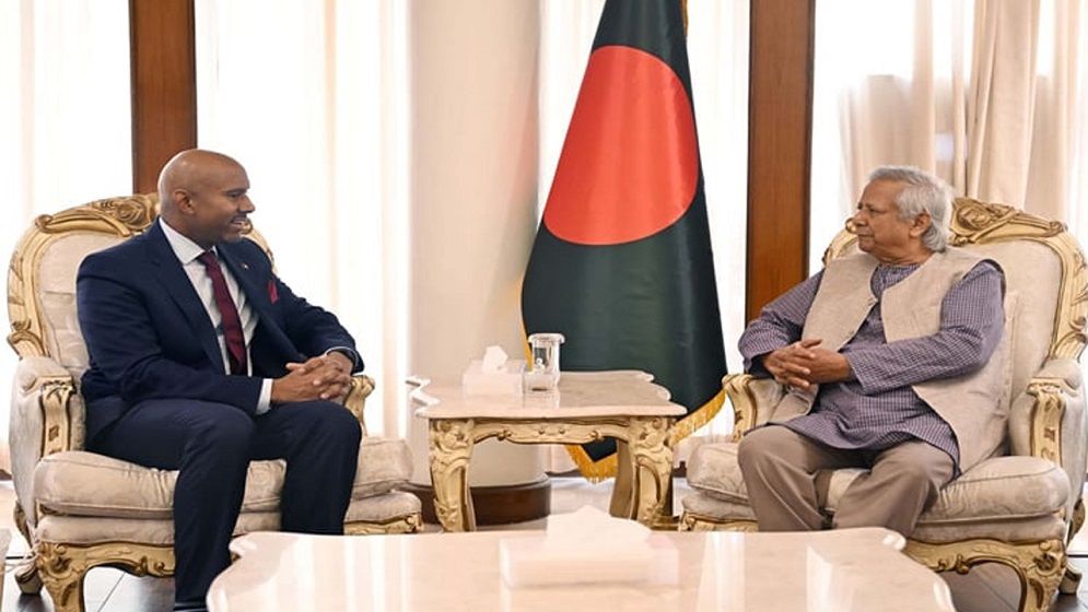 বাংলাদেশ থেকে পাচার হওয়া অর্থ ফেরত আনতে কানাডার সহায়তা চেয়েছেন প্রধান উপদেষ্টা