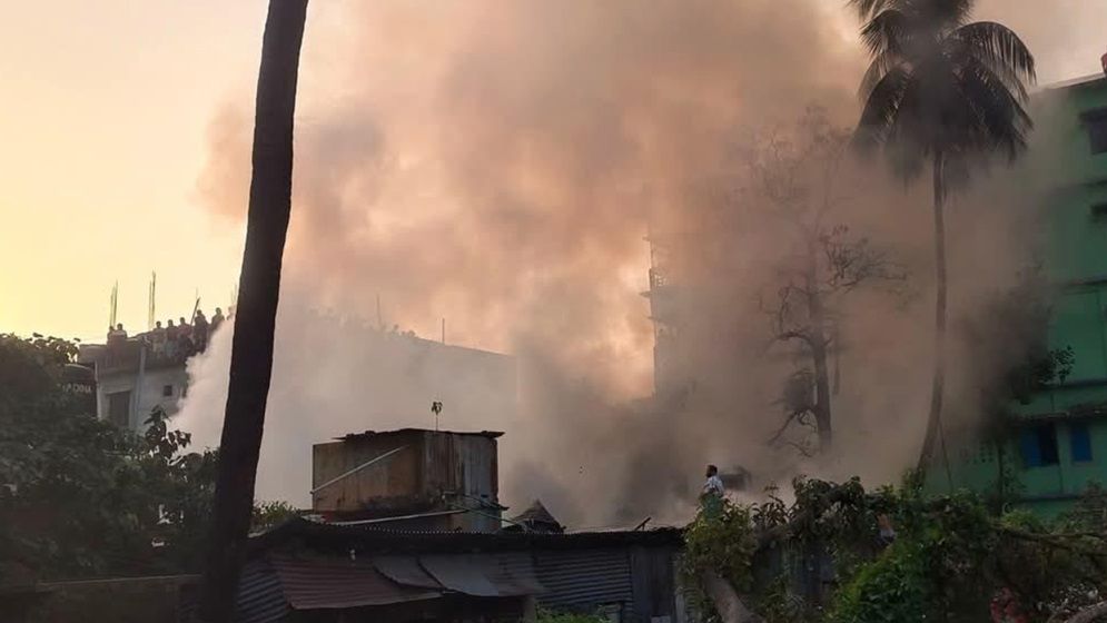 চট্টগ্রামে বসতবাড়িতে অগ্নিকাণ্ড, নিহত ২