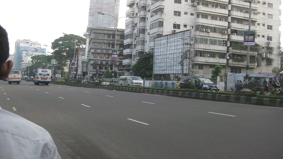 রাজধানীতে গণপরিবহন সংকট, ভোগান্তিতে যাত্রীরা