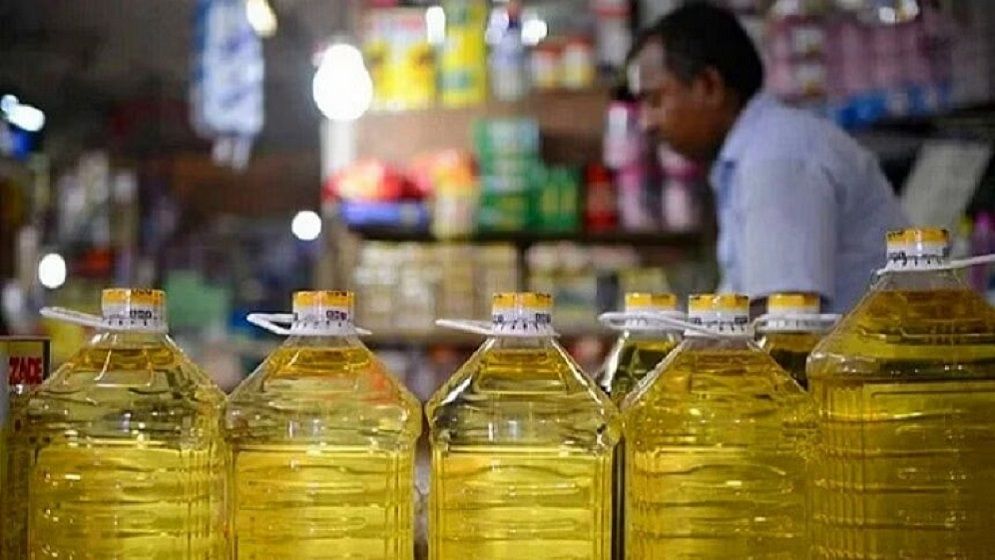 রোজার আগে বাজার থেকে উধাও বোতলজাত সয়াবিন তেল