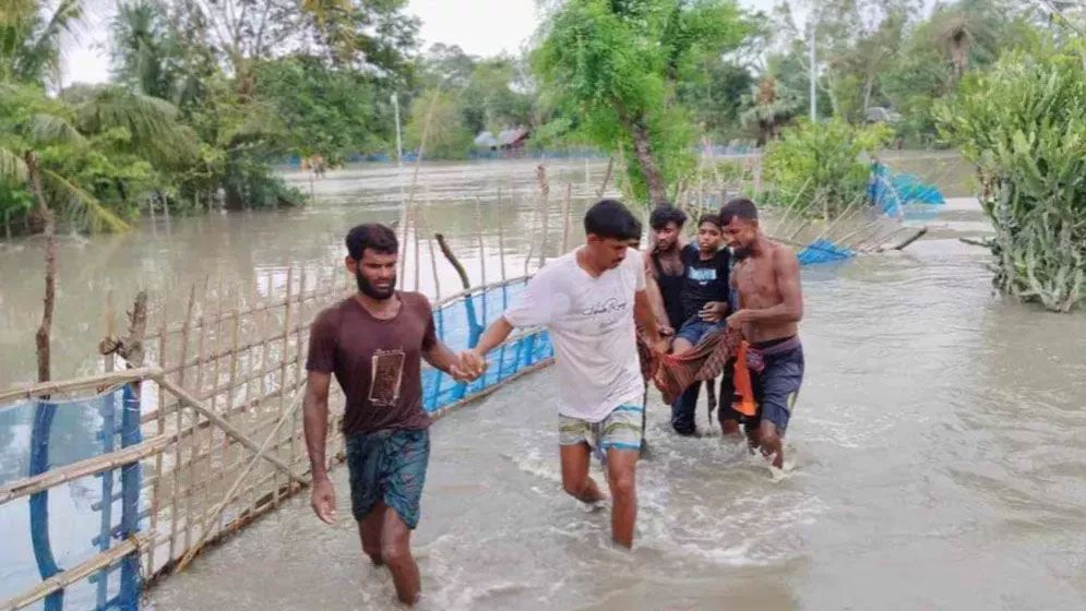 কয়রায় সাইক্লোন সেল্টারের সংকট, নেই নারী-শিশুর পৃথক ব্যবস্থা