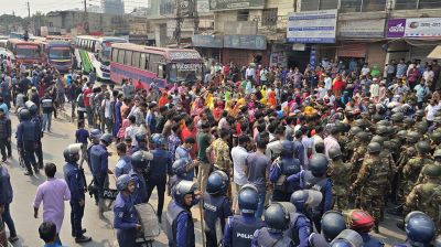 গাজীপুরে শ্রমিক আন্দোলনের জেরে ১০টি কারখানায় ছুটি ঘোষণা