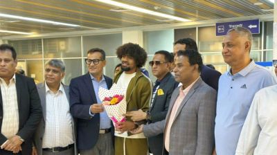 বাংলাদেশের জার্সিতে খেলতে এলেন হামজা চৌধুরী, সিলেটে ভক্তদের উচ্ছ্বাস