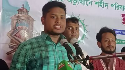 সেনাবাহিনী কখনো জনগণের বিপক্ষে অবস্থান নেবে না : হাসনাত আব্দুল্লাহ