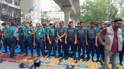 বায়তুল মোকাররম এলাকায় বিক্ষোভকে কেন্দ্র করে যৌথ বাহিনীর সতর্ক অবস্থান