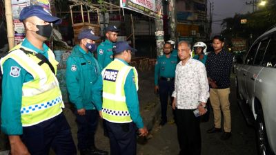 ভোরে রাজধানীর চার থানা পরিদর্শন স্বরাষ্ট্র উপদেষ্টার