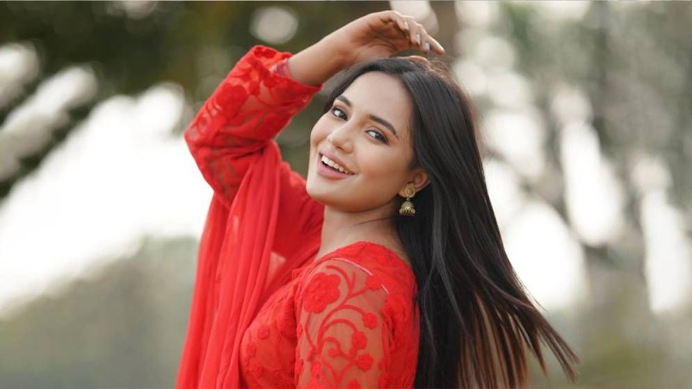 সমালোচনার মুখে মাহি