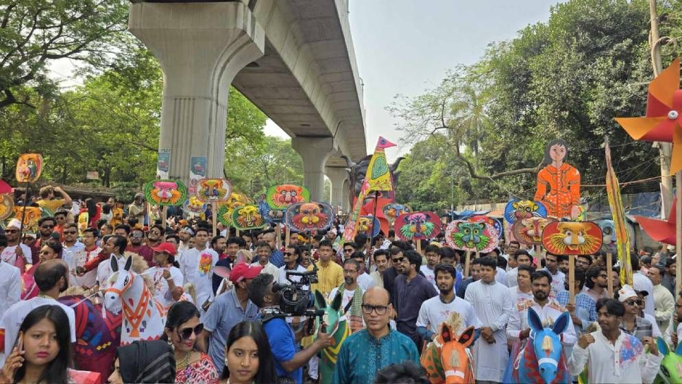 ‘নববর্ষের ঐকতান, ফ্যাসিবাদের অবসান’-এ শেষ হলো বর্ষবরণ র‍্যালি