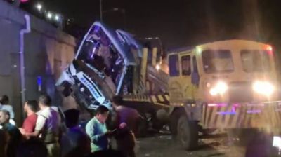 ভারতে ভয়াবহ বাস দুর্ঘটনা, ছিলেন ৭০ জনের বেশি বাংলাদেশি