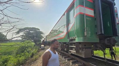 গাজীপুরে বগি লাইনচ্যুত, ১৪ ঘণ্টা পর ট্রেন চলাচল শুরু