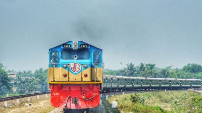 ঢাকায় বন্ধ উত্তরবঙ্গের ট্রেন চলাচল, টিকিটের অর্থ ফেরত দিচ্ছে রেলওয়ে