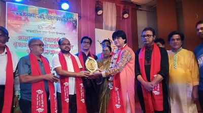 সৈয়দ আশিক ফারুককে ‘নৃত্যগুরু আব্দুস সামাদ পলাশ স্মৃতি পদক’ প্রদান