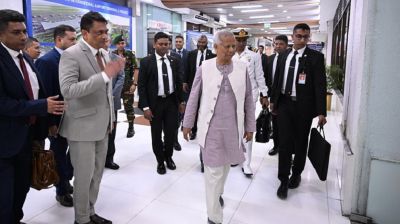 কাতারের উদ্দেশে ঢাকা ছাড়লেন প্রধান উপদেষ্টা